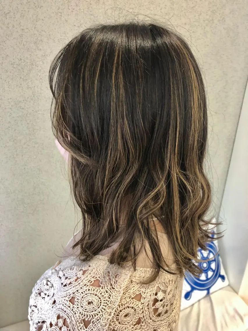 ミディアム ボブ カット ヘアカラー トリートメント 阿部 美咲のヘアスタイル
