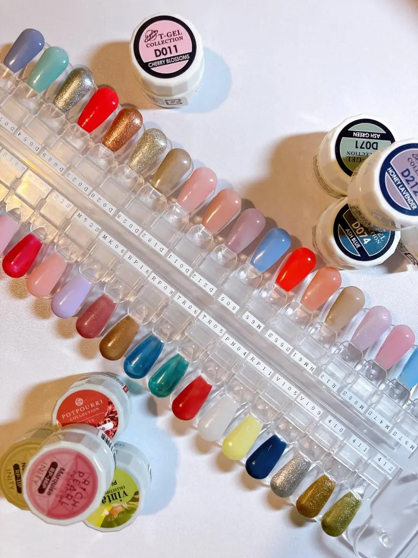 ネイル Agu. Nail tomoのネイルデザイン