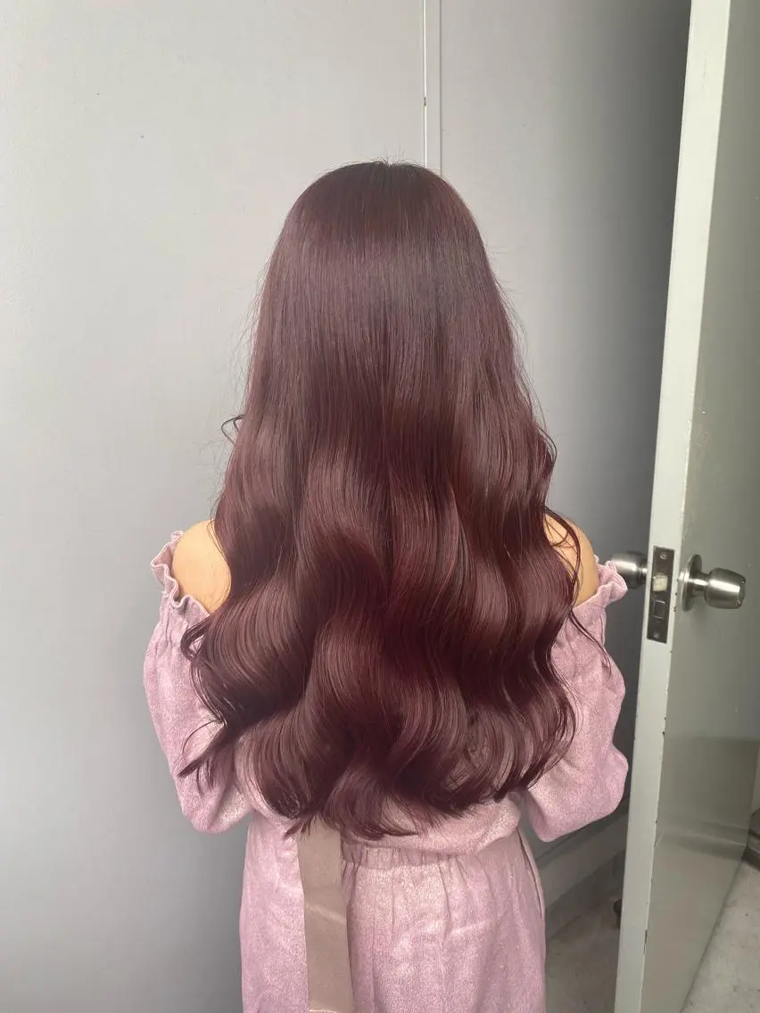 セミロング カラー ブリーチ縮毛矯正加藤 赤み無し透明感ヘアのヘアスタイル