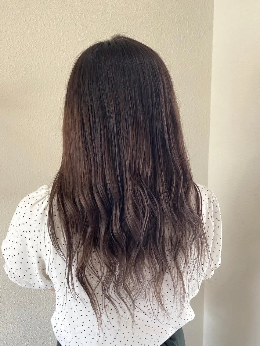 ロング 中川 茜里のヘアスタイル