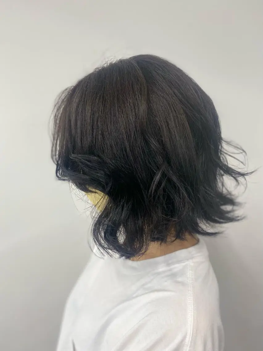 ミディアム カラー ヘアアレンジ 黒髪 ブルーカラー ブルーブラック ヘアカラー TJ天気予報5mm 森　瑞希のヘアスタイル
