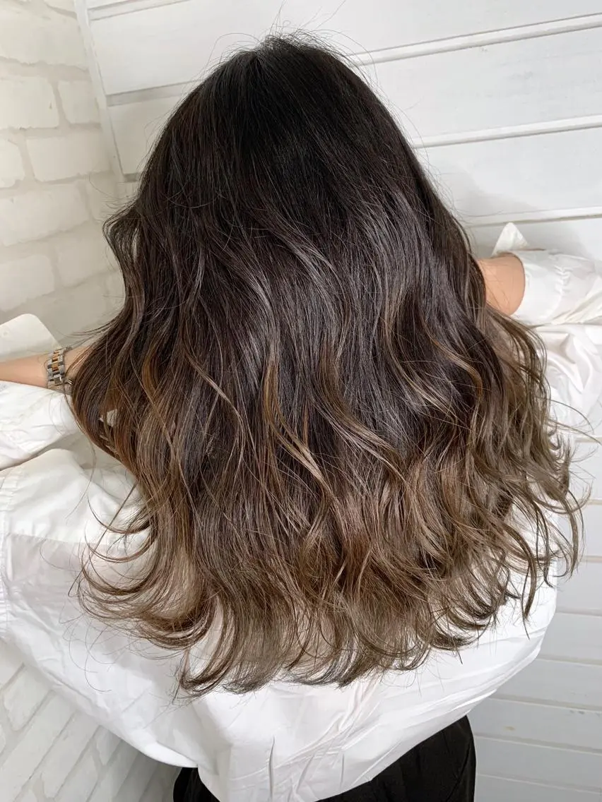 セミロング 穐田 司樹のヘアスタイル