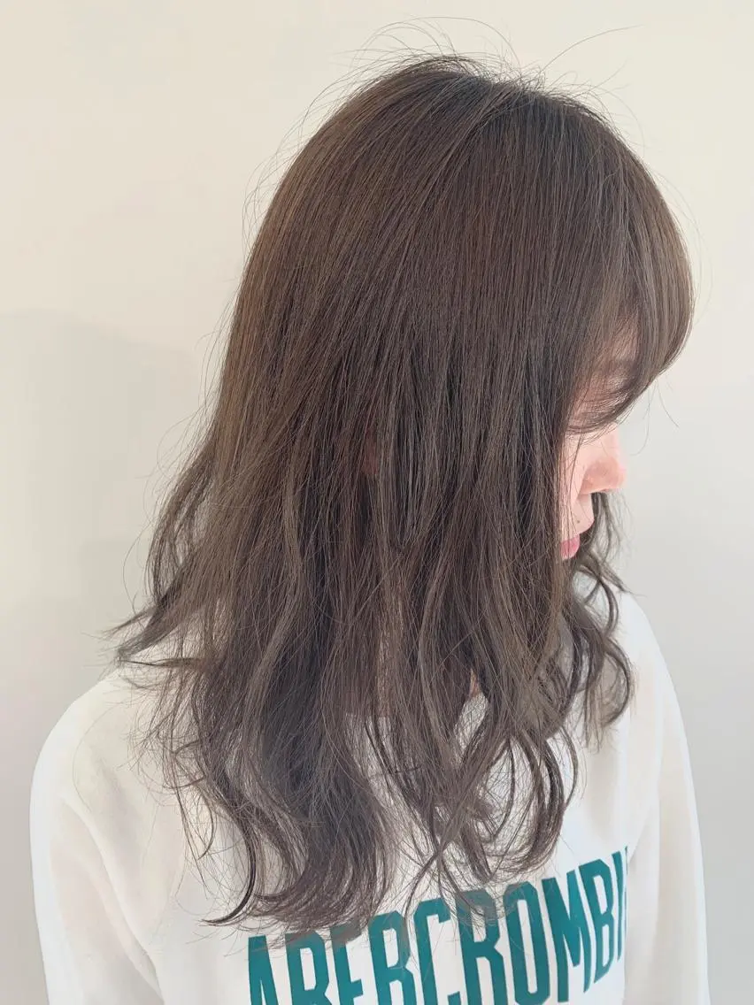 ロング カラー パーマ ヘアアレンジ アッシュ ベージュカラー 加藤 綾華のヘアスタイル