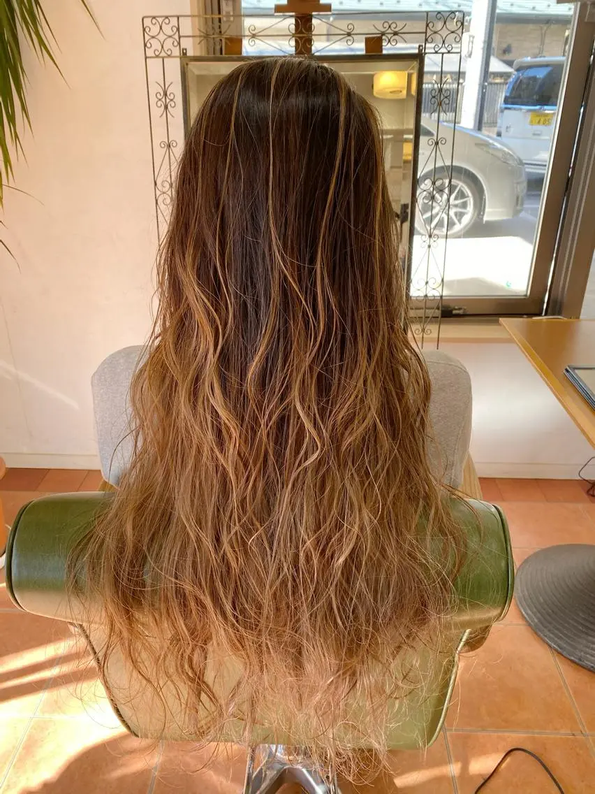 ロング カラー ヘアカラー トリートメント 石井 佑樹のヘアスタイル