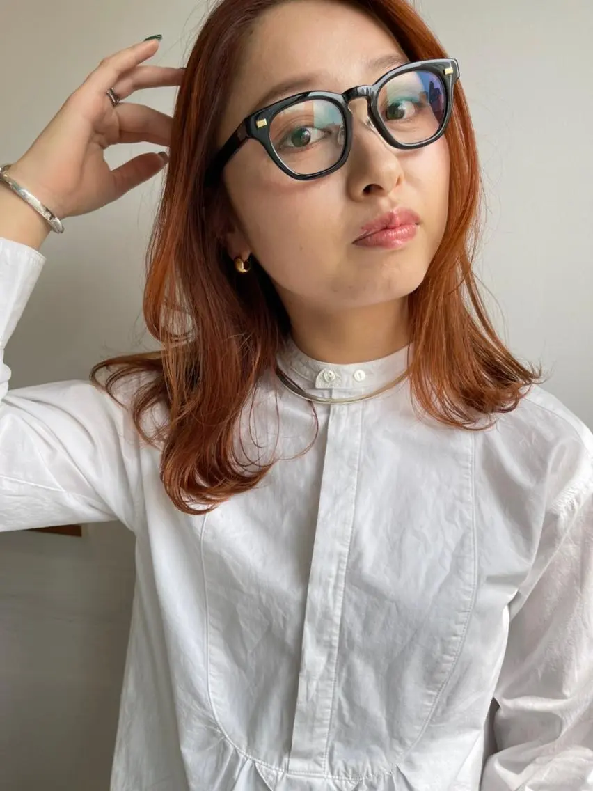 ミディアム カラー パーマ アディクシーカラー ブリーチ ブロンド ブルーカラー ハイライトカラー ヘアカラー トリートメント CEINE+ officialのヘアスタイル