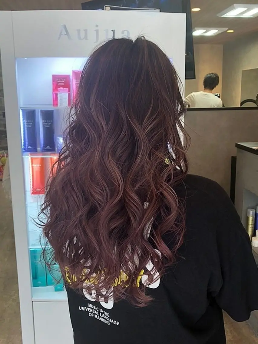 ロング カラー アッシュ バレイヤージュ ベージュカラー ブリーチ グラデーションカラー ヘアカラー トリートメント RIENS♡xrea 山本優舞のヘアスタイル