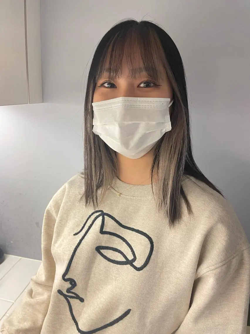 ミディアム 松田 アカリのヘアスタイル