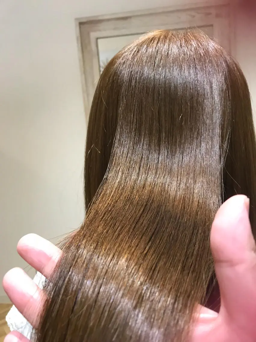 セミロング 髪の再生請負人 矢野雄三のヘアスタイル