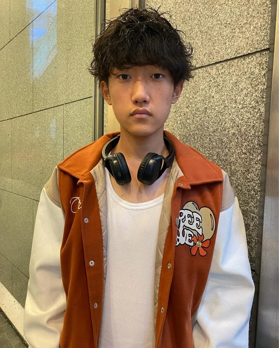ショート パーマ メンズ メンズブリーチ メンズハイライト メンズインナーカラー メンズパーマ プードルパーマ 💈メンズ短髪特化 ✂︎伊藤大輝💈のヘアスタイル