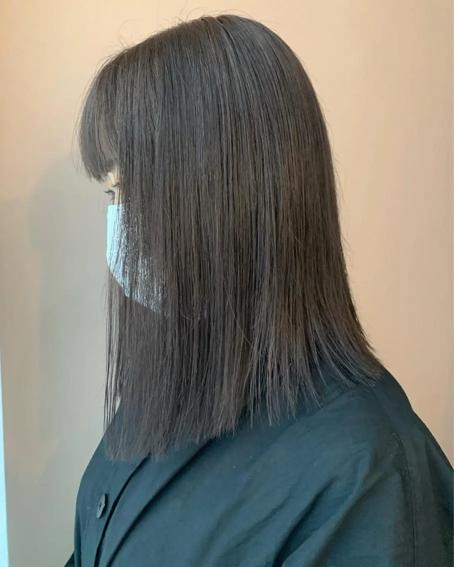 ミディアム カラー アッシュ アッシュグレー ブリーチ hubhair レイヤー/透明感のヘアスタイル