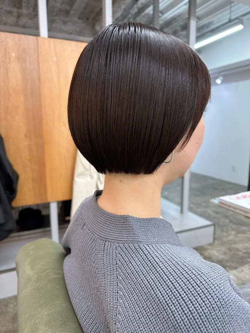 ショート カラー ショートボブ ブリーチ 透明感カラー ダブルカラー イヤリングカラー NOViiiCE ボブ/ブリーチなしのヘアスタイル