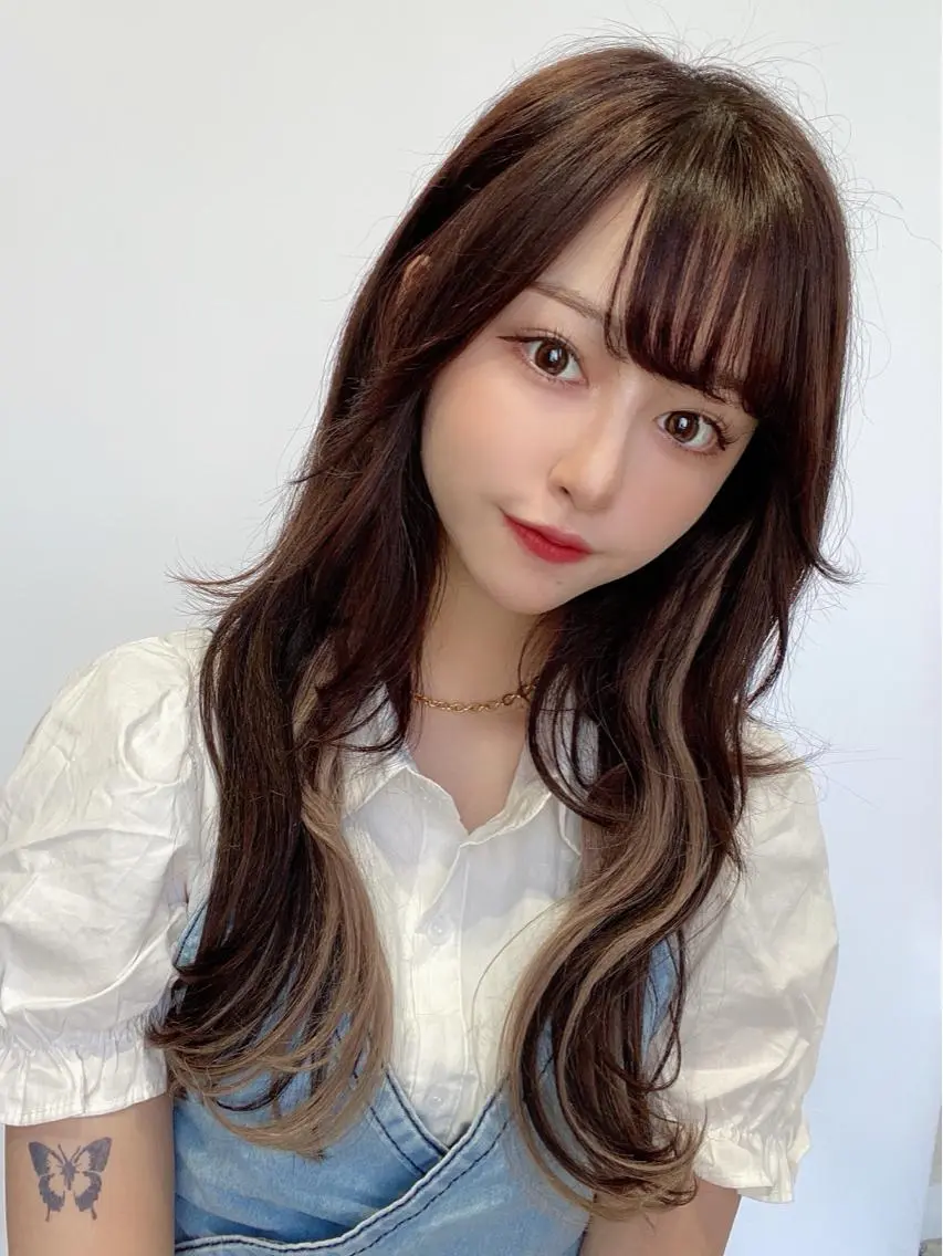 ロング カラー バレイヤージュ ブリーチ ケアブリーチ ダブルカラー ハイライトカラー カット ヘアカラー トリートメント 銀座✨レイヤーカット 顔まわり/坂本亜裟海のヘアスタイル