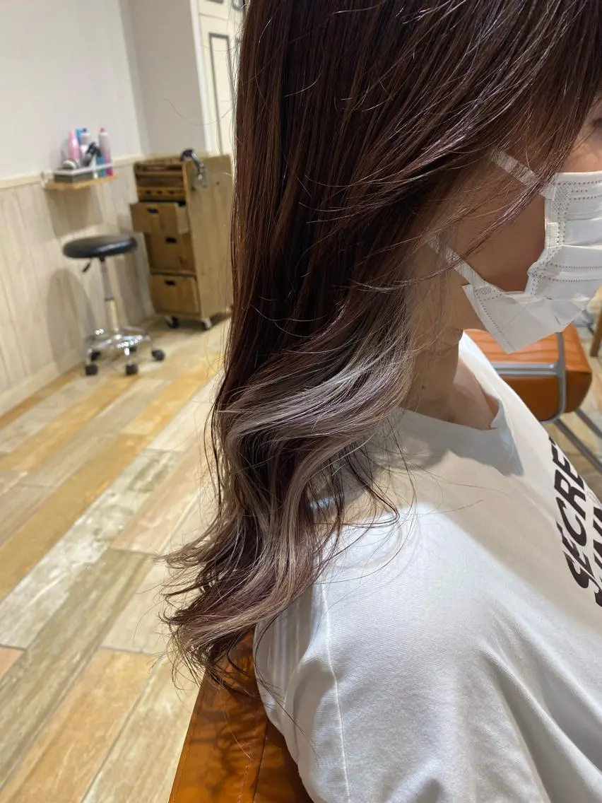 ロング カラー ヘアカラー 宮内 真乃のヘアスタイル