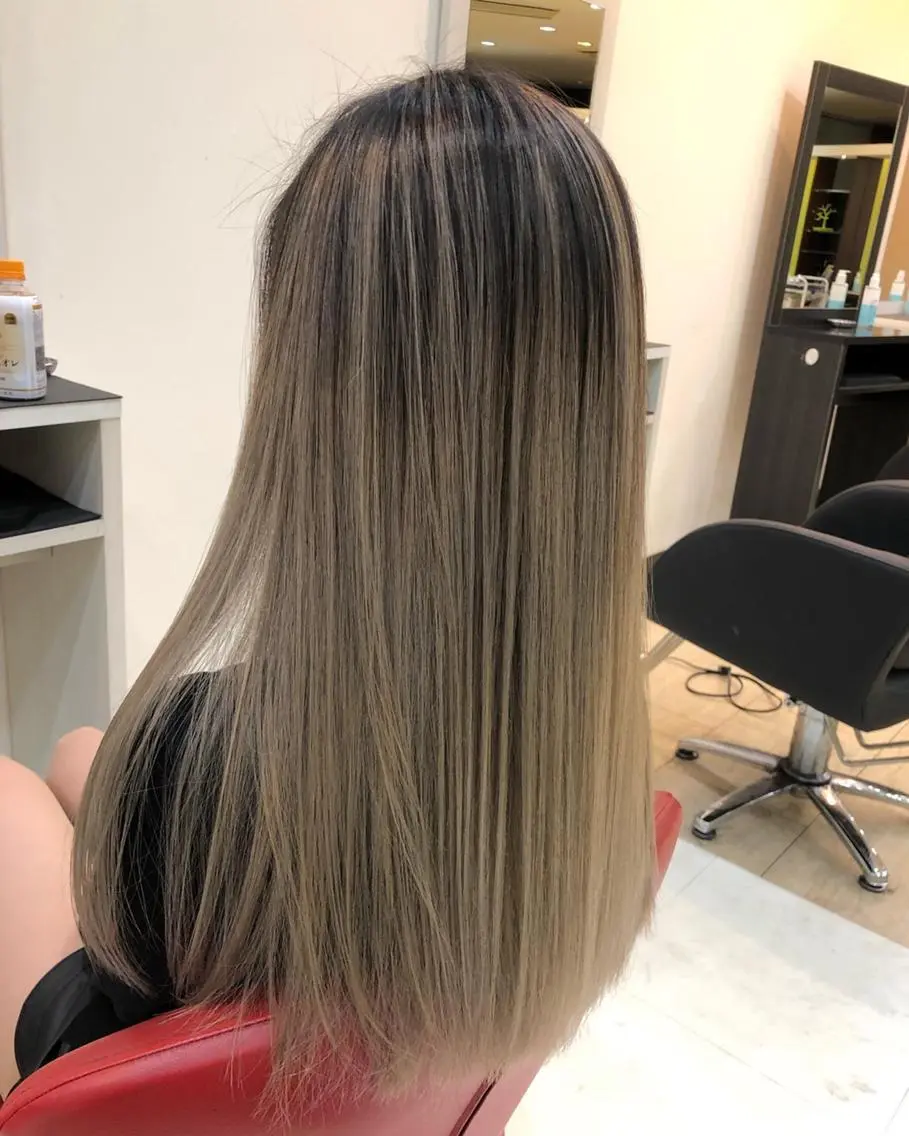 ショート カラー パーマ ヘアアレンジ メンズ 切りっぱなしボブ メンズバレイヤージュ メンズブリーチ メンズハイライト メンズハイトーン yasu ヤスのヘアスタイル