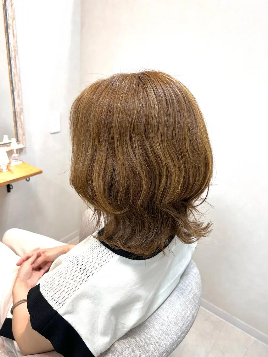 ミディアム ショート/白髪ぼかし 君和田若菜のヘアスタイル
