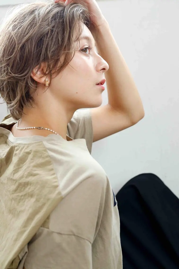 ショート カラー パーマ アディクシーカラー ベージュカラー ケアカラー 透明感カラー イヤリングカラー カット ヘアカラー トリートメント 【ヘアケア特化型】 newi天王寺のヘアスタイル