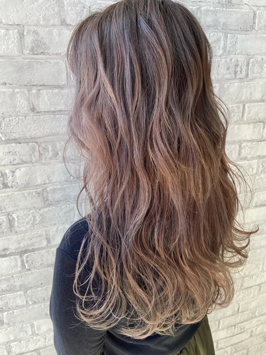ロング カラー ベージュカラー 透明感カラー カット ヘアカラー Oopsレイヤー 加藤澄都のヘアスタイル