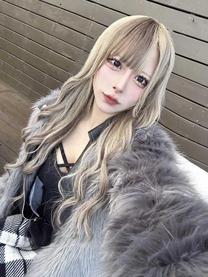 カラー ブリーチ/ウルフ特化 渋谷カルチャー交差点のヘアスタイル