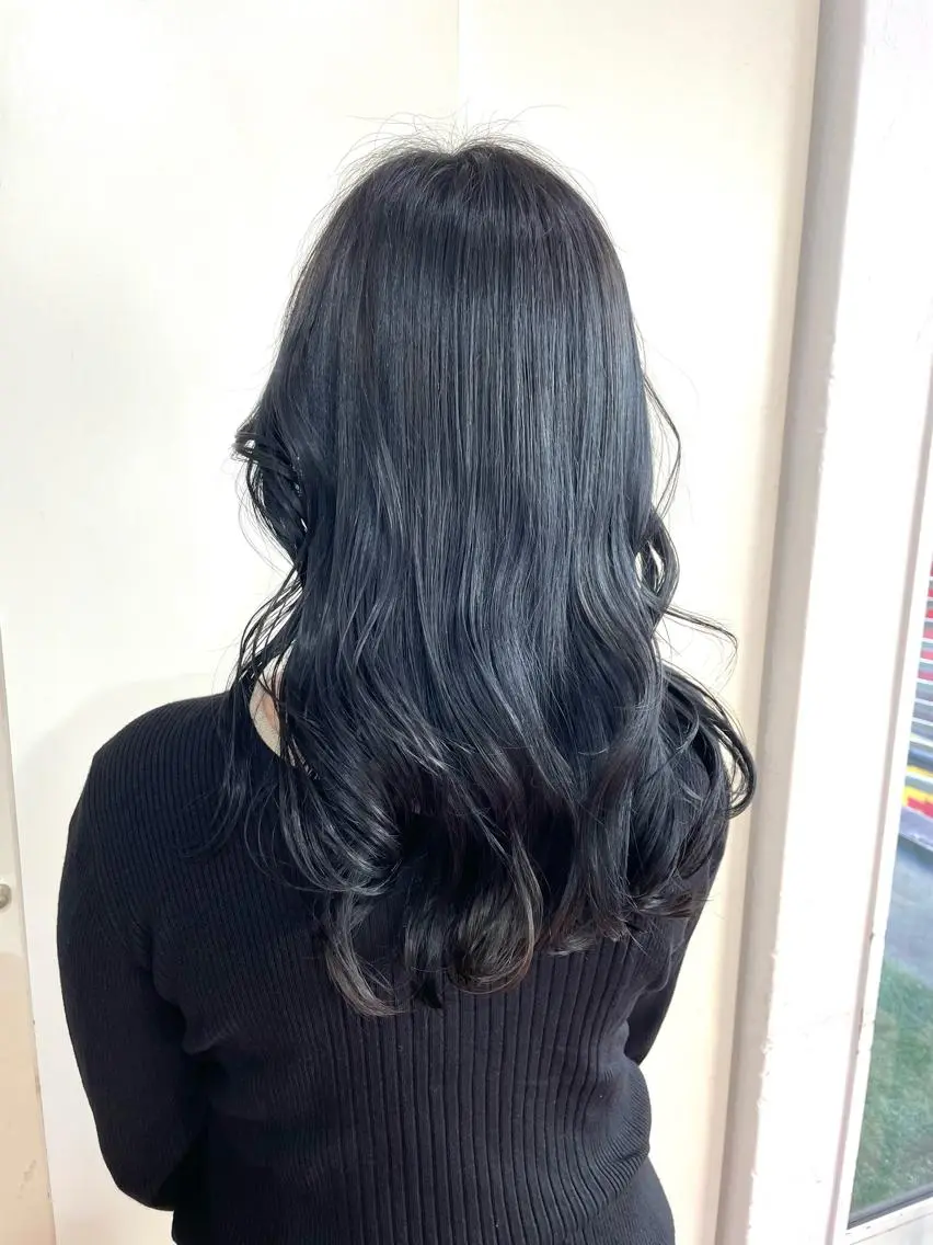ロング カラー 黒髪 ブルーカラー ブルーブラック 🦋透明感 艶カラー Rie🦋のヘアスタイル