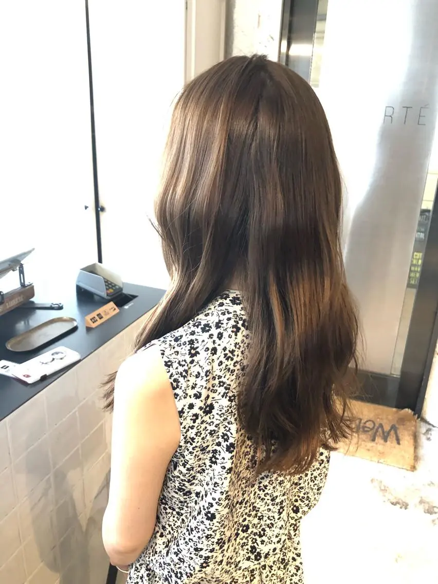 ミディアム カラー イルミナカラー トリートメント shinka omotesandoのヘアスタイル