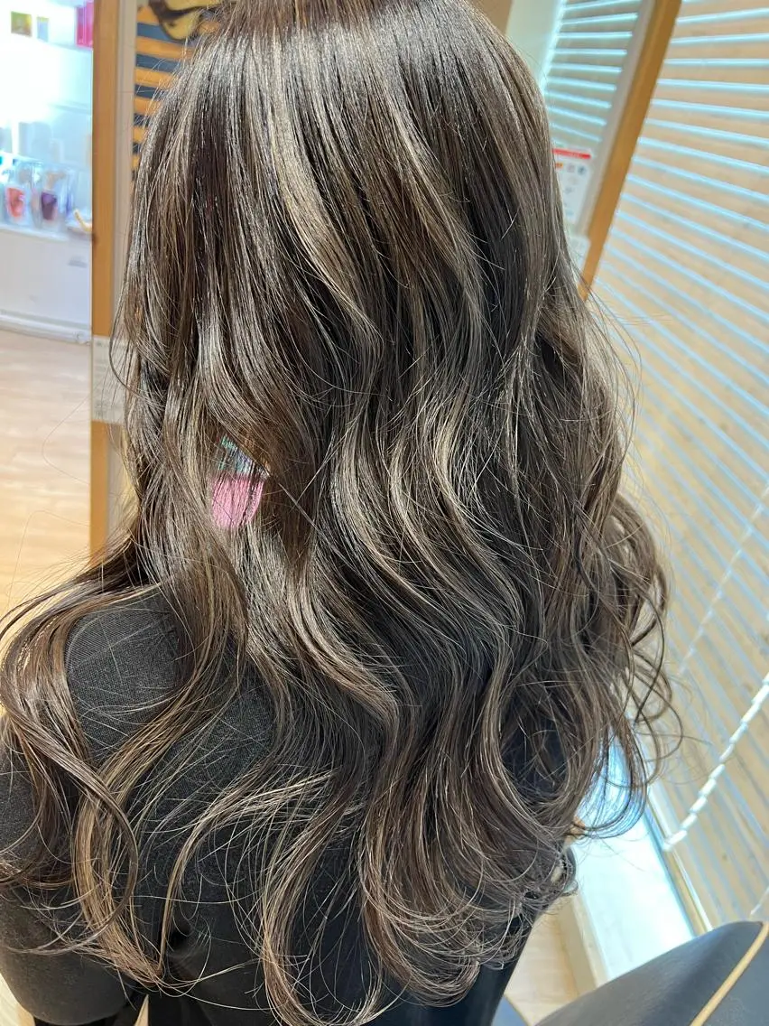 カラー ヘアカラー トリートメント 早川 真幸のヘアスタイル