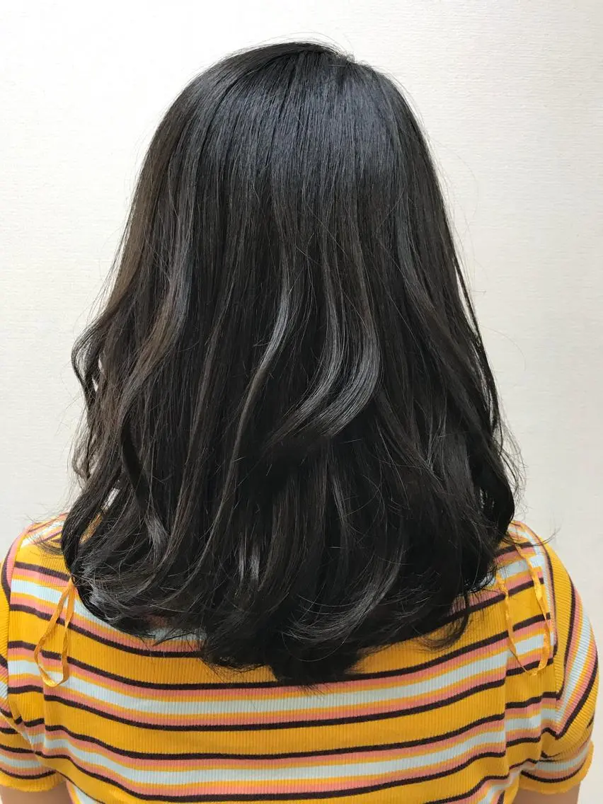 セミロング カラー パーマ 吉森 満俊のヘアスタイル