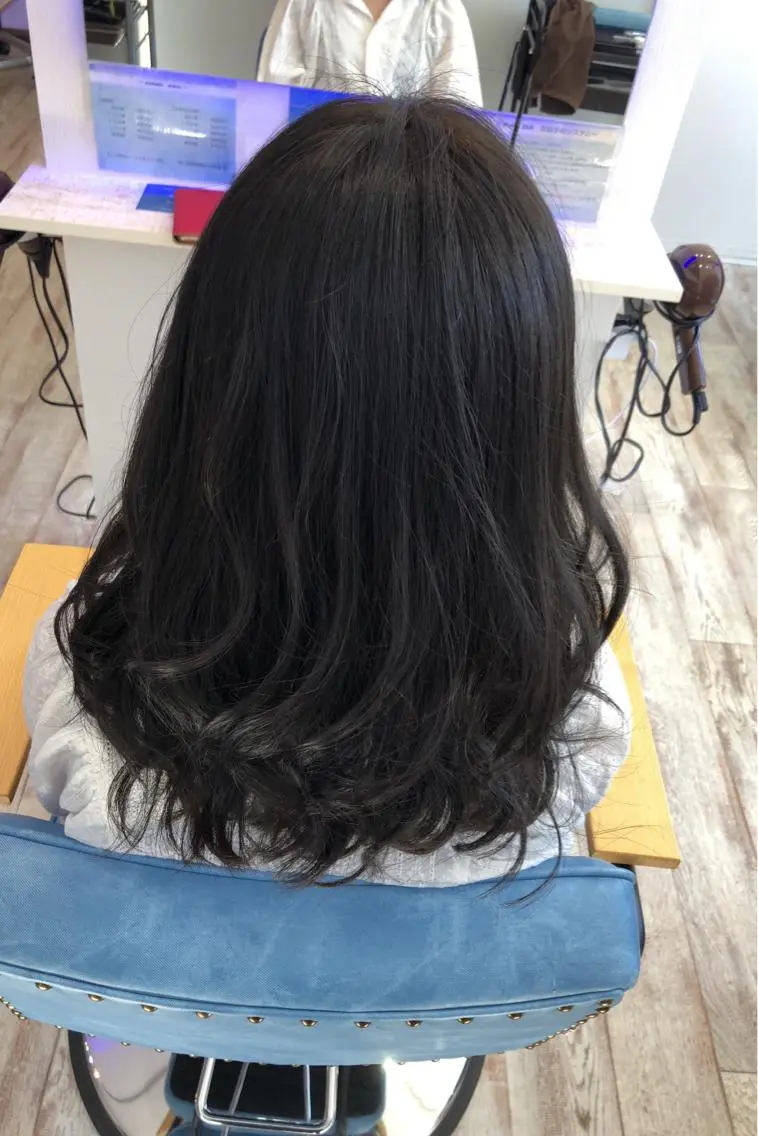 セミロング カラー 白井 つづりのヘアスタイル