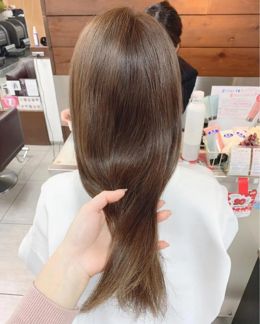 セミロング ヘアカラー レイヤー/艶髪カラー 森本くるみのヘアスタイル