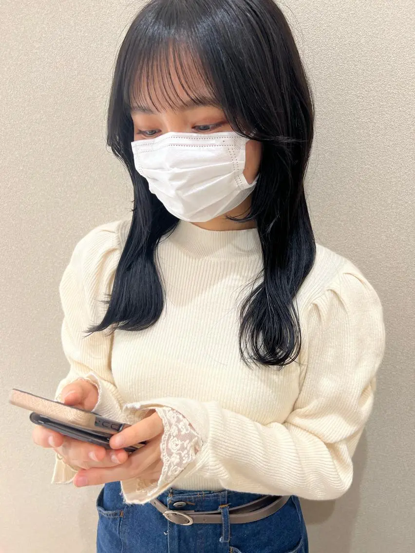 セミロング カラー 黒髪 ブルーカラー ブルーブラック 外国人対応 佐久間のヘアスタイル