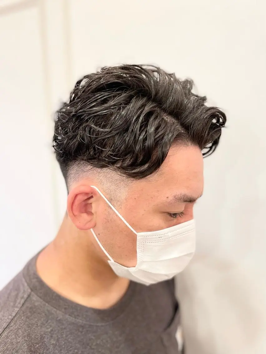 ショート パーマ 【24時まで営業✨】 吉本 成樹のヘアスタイル