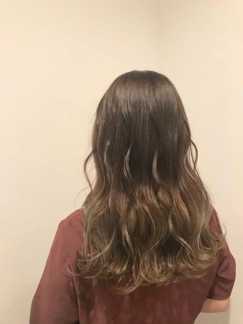 セミロング カラー ベージュカラー エリアNo.1カラー ⭐️hikaru⭐️のヘアスタイル