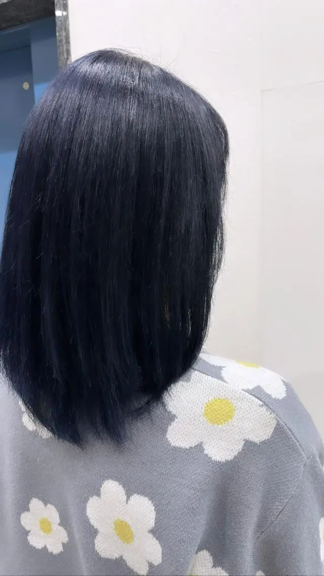 セミロング カラー ブリーチ ブルーカラー ラベンダーカラー ネイビーカラー カット ヘアカラー 山森 大地のヘアスタイル
