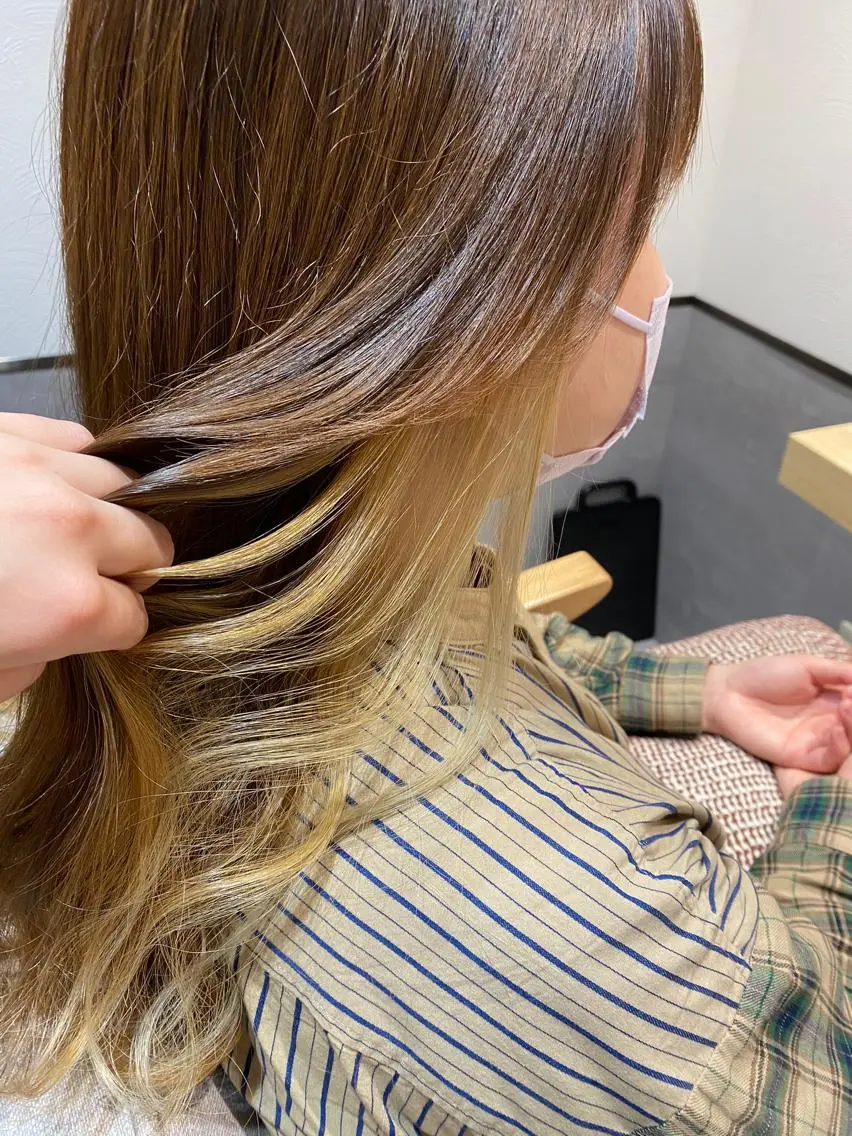 ロング カラー やまぐち あやみのヘアスタイル