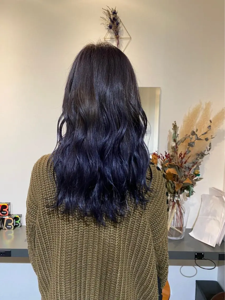 ロング カラー akane .のヘアスタイル