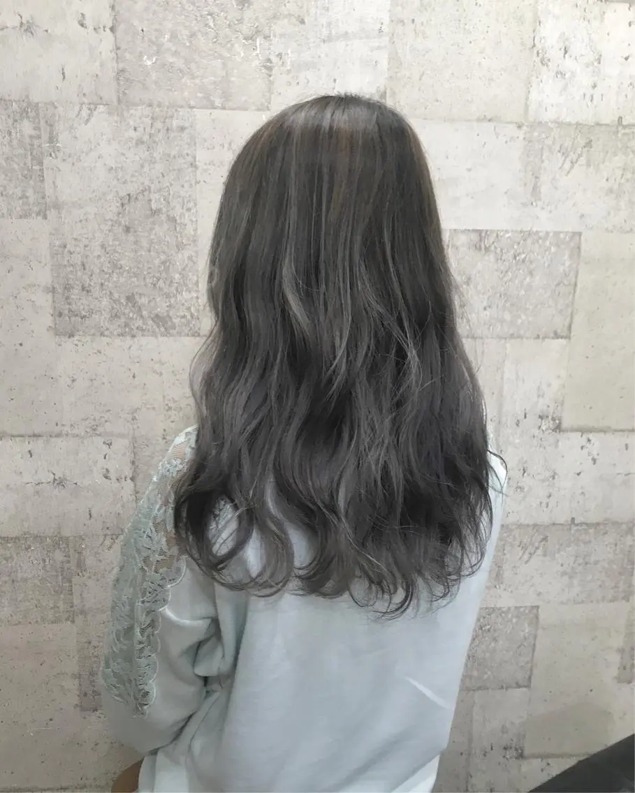 セミロング カラー ブリーチ グラデーションカラー ハイライトカラー ハイライト インナーカラー/天神 ブリーチ/吉田のヘアスタイル