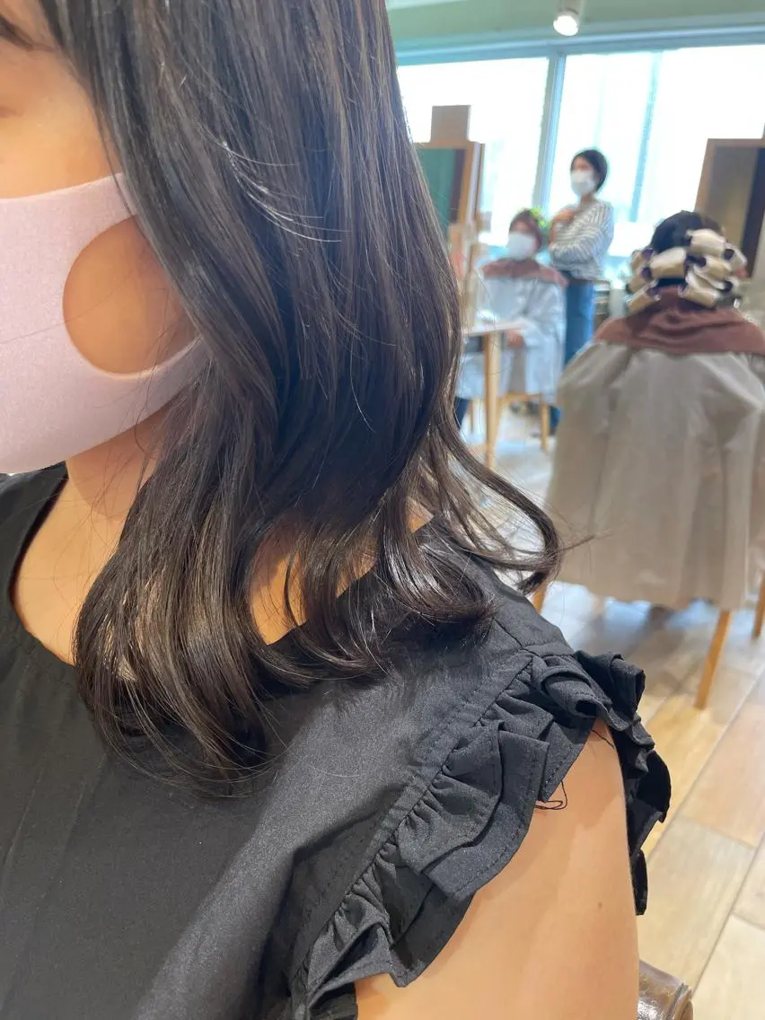 ミディアム カット ヘアカラー ヘッドスパ 石渡このみ 🍊レイヤーカットのヘアスタイル