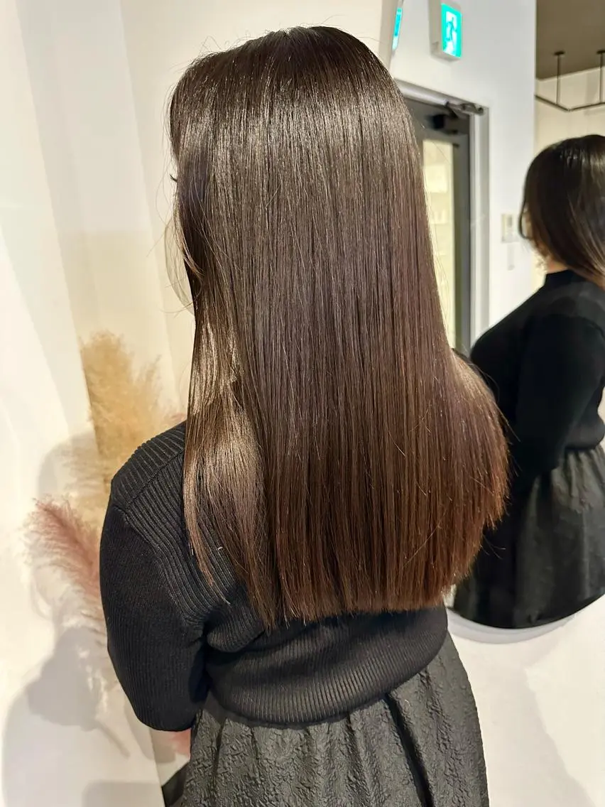 セミロング TAKAMI 髪と爪を同時に施術のネイルデザイン