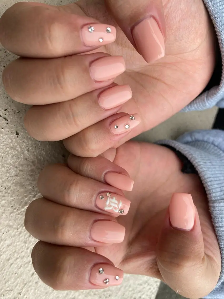ショート ネイル ハンドネイル フットネイル ✴︎ Delightのネイルデザイン