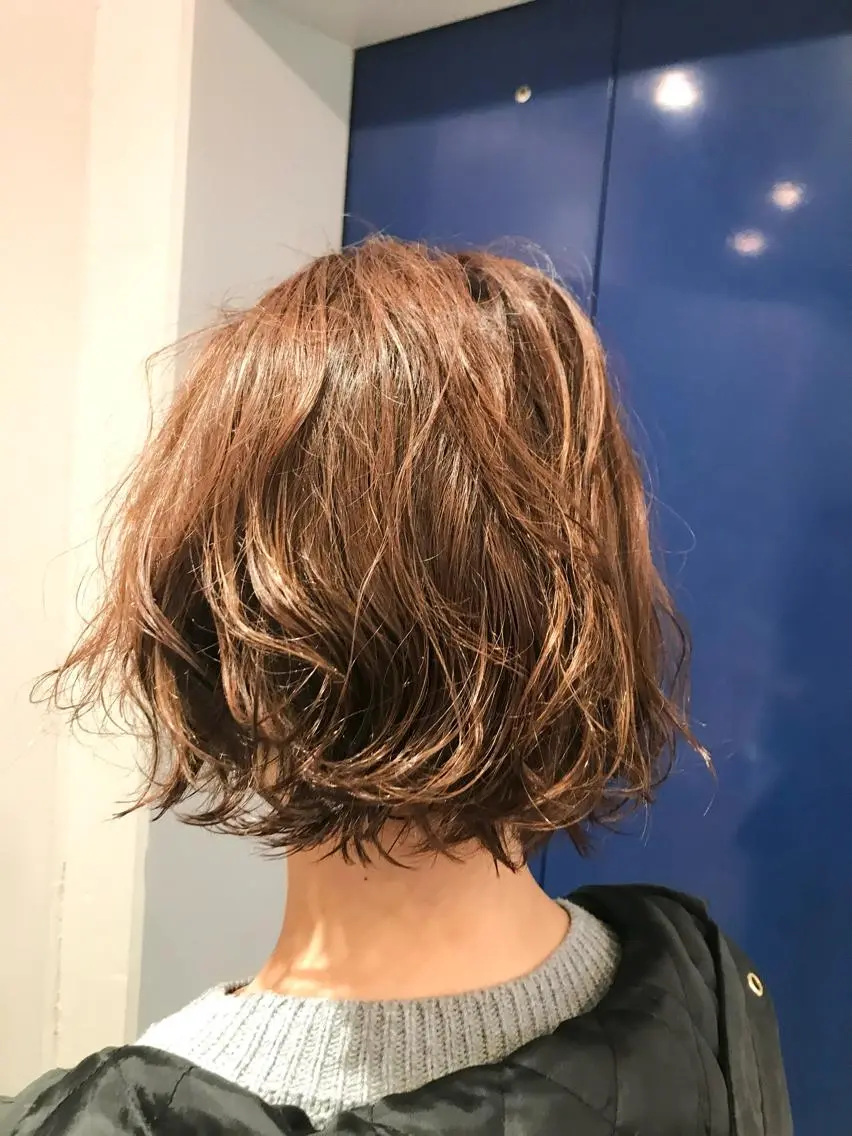 ショート カラー パーマ カット ヘアカラー パーマ トリートメント レイヤー/似合わせ TAKUYAのヘアスタイル