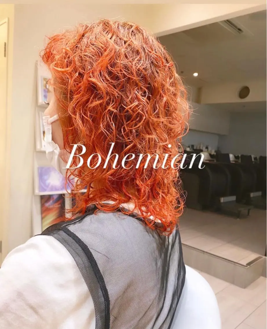 ミディアム 松田 アカリのヘアスタイル