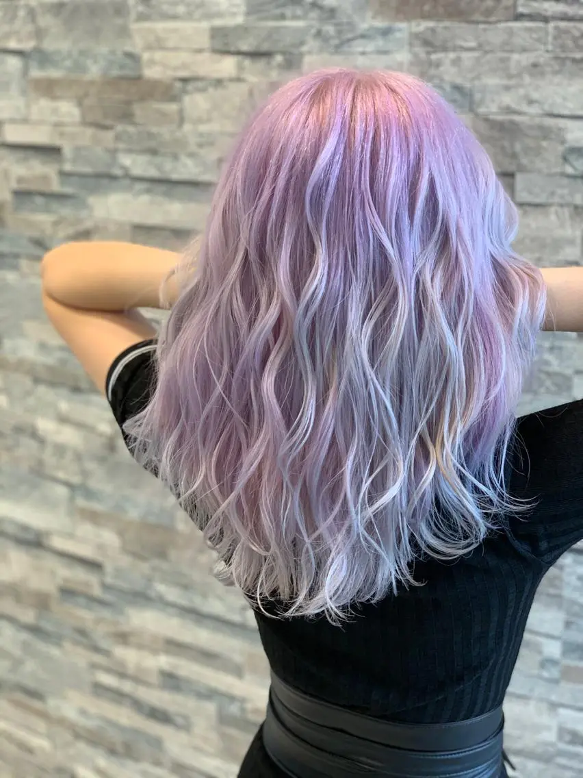 ミディアム カラー ピンクカラー カラーと言ったら SAWARAのヘアスタイル