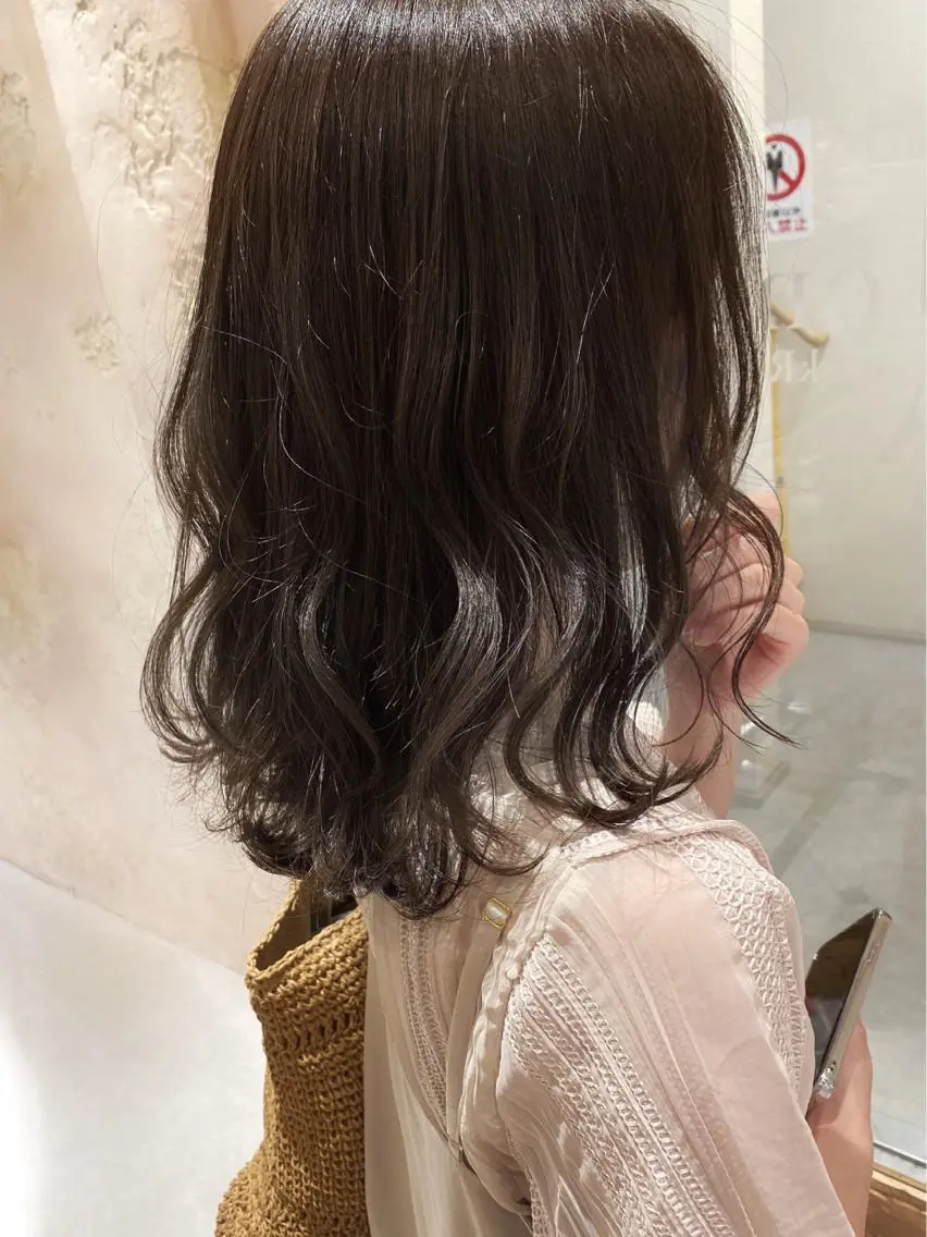 ミディアム カラー ヘアアレンジ グレージュ カット ヘアカラー トリートメント ツヤ髪になりたい方へ 🩷柴田知亜希のヘアスタイル