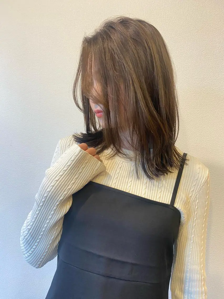 ミディアム カラー ベージュカラー レイヤーカット ダメージレスサロン✨ kayo🌱のヘアスタイル