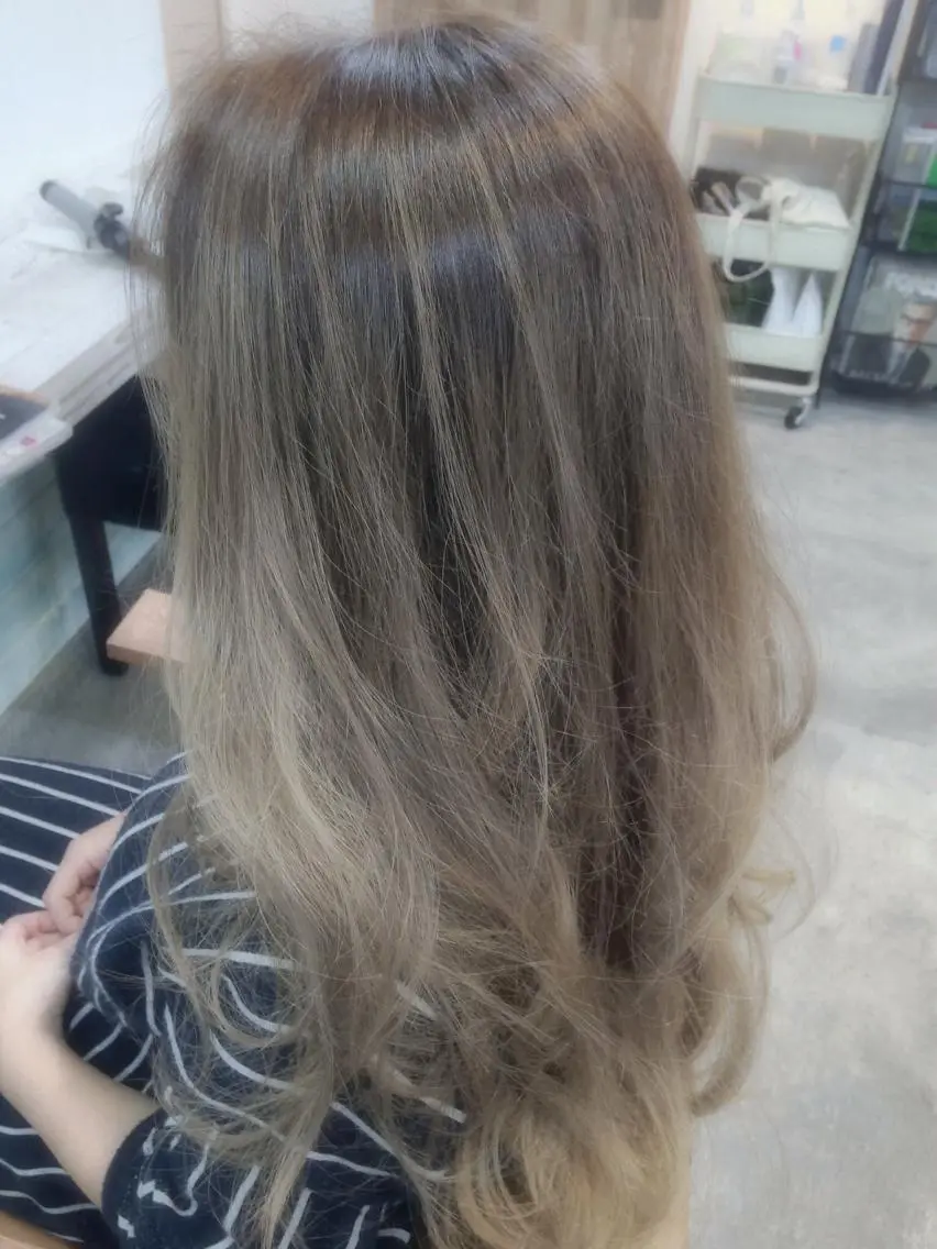 ミディアム セミロング ロング カラー パーマ ヘアアレンジ ベージュカラー メッシュ ミルクティーベージュ 縮毛矯正/美髪 髪質改善/石田幸輔のヘアスタイル