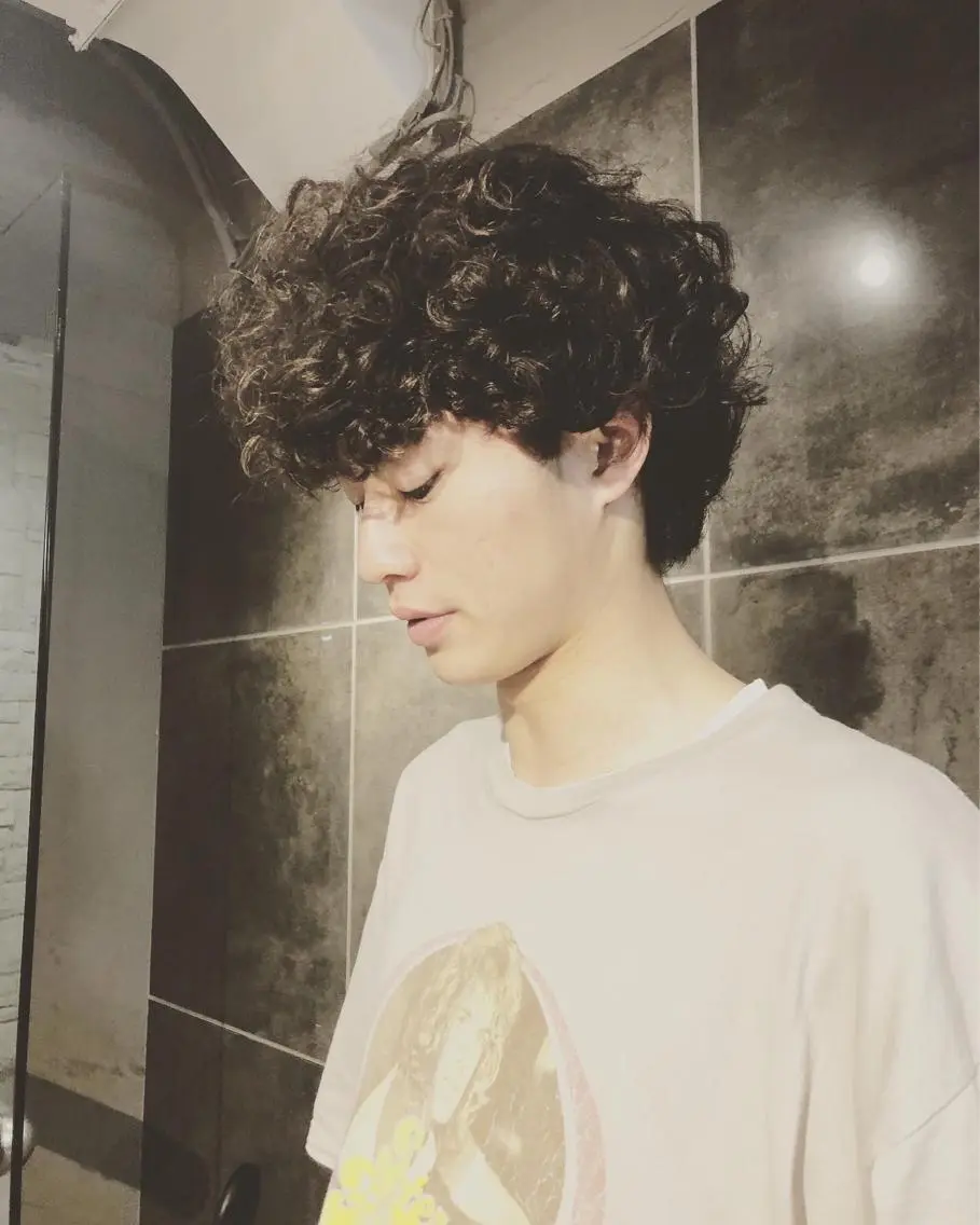 パーマ ヘアアレンジ メンズ カット パーマ トリートメント ヘアセット メンズ特化✂️栗原 侑也のヘアスタイル
