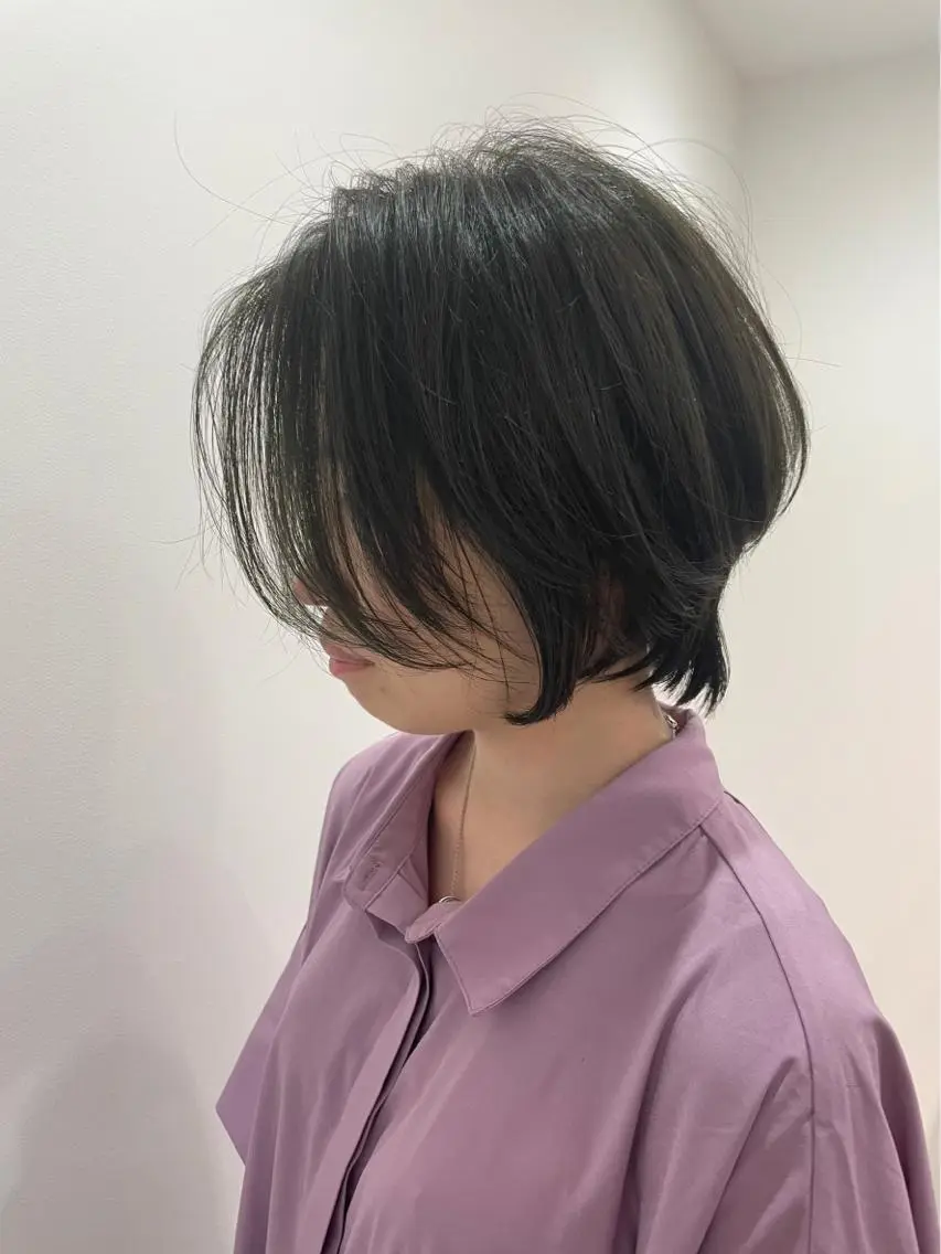 カラー 河野いずみ レイヤー/ボブ 🤍のヘアスタイル