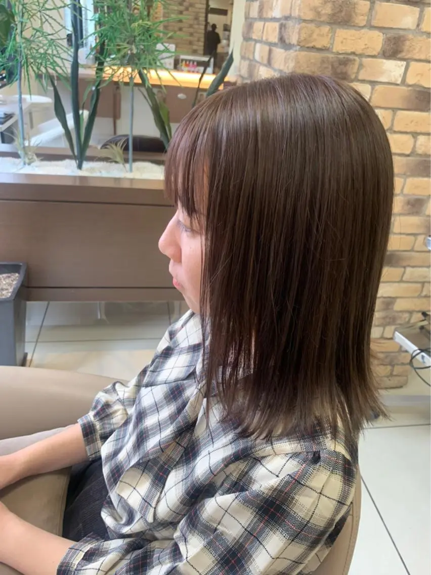 ミディアム カラー 羽エクステ🪽 🤍まき🤍のヘアスタイル