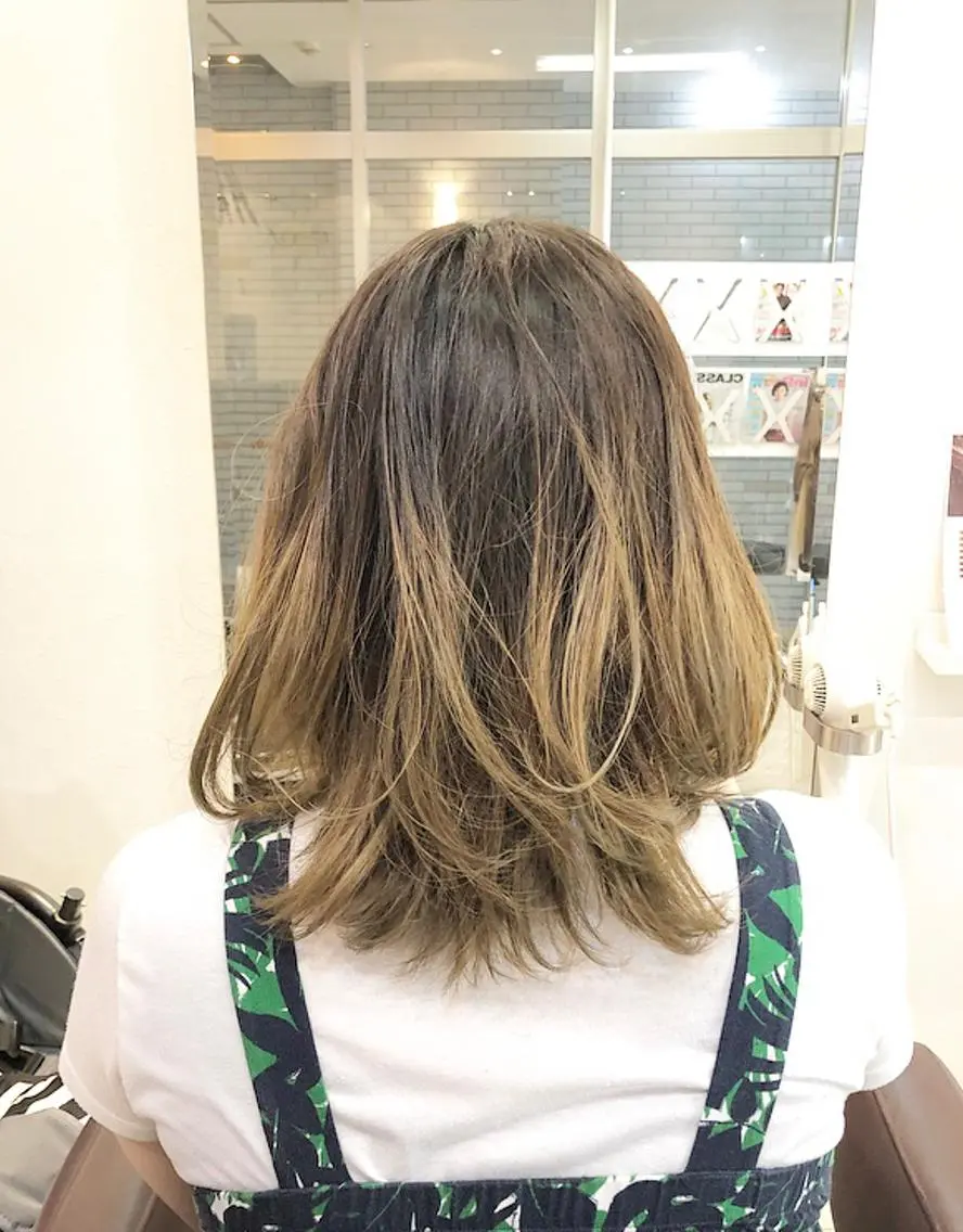ショート カラー グラデーションカラー ハイトーンカラー 中村 よしひでのヘアスタイル