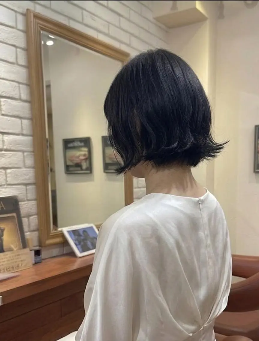 ミディアム パーマ ボブ 外ハネヘア flencia 丸 和博|カットのヘアスタイル