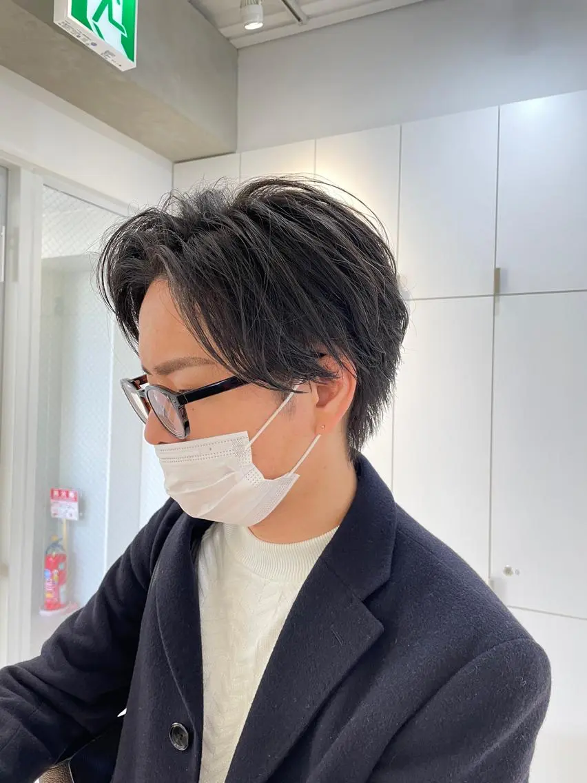 ショート ヘアアレンジ メンズ センターパート カット トリートメント ヘッドスパ ヘアセット 艶カラー✨縮毛矯正✨ 翁長孝輔のヘアスタイル